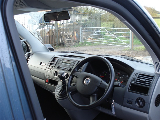 Volkswagen Shuttle LWB SE Estate car